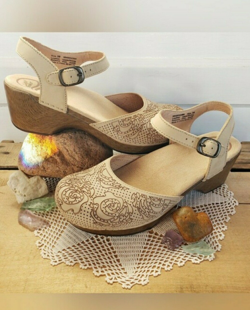 Cream Dansko Sam MaryJane Clog Sandals Floral Embossed Perforated Cottage Boho ♡